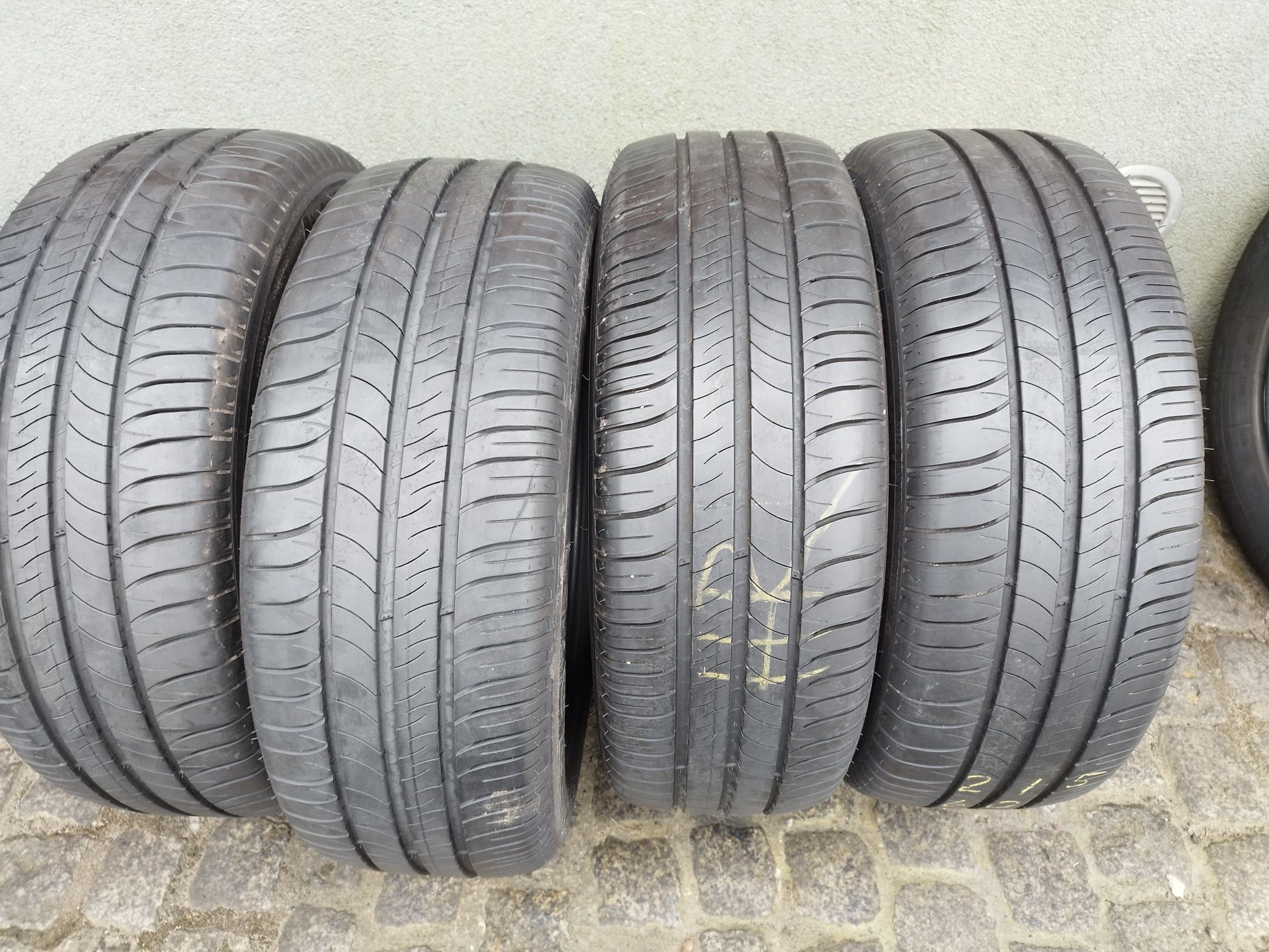 Opony 215x60x16 Michelin