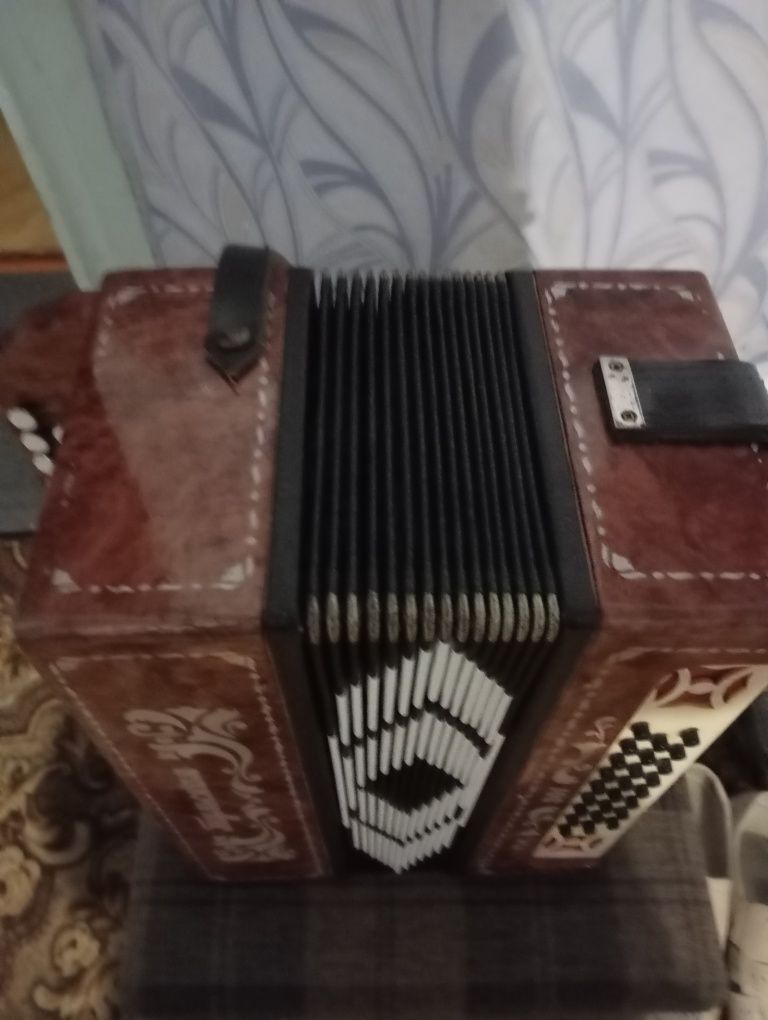Продам Гармонь гармошка