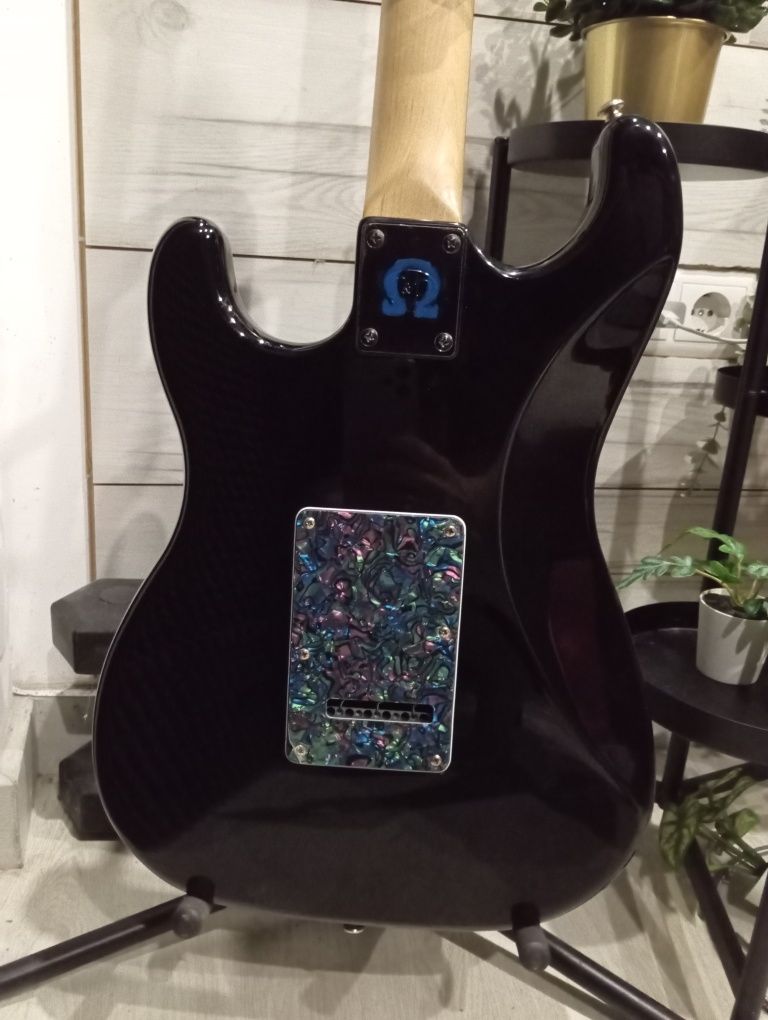 Guitarras Eléctricas Personalizadas KRATOS Les Paul e Stratocaster
