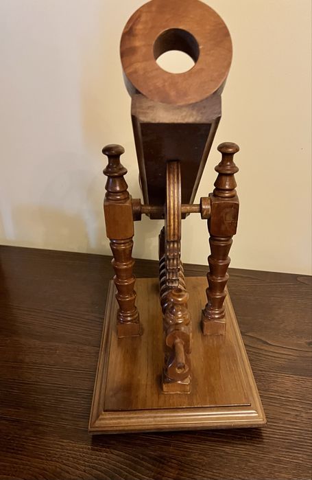 Suporte decorativo de garrafa