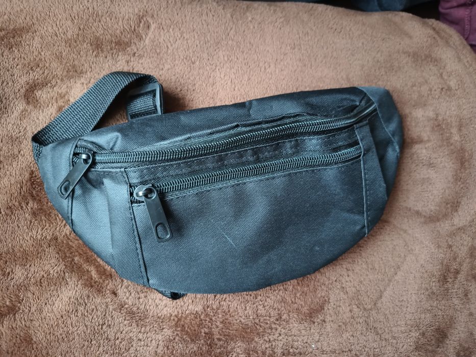 Saszetka nerka na pas