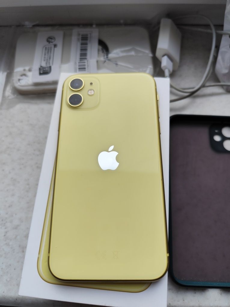 iPhone 11 stan bardzo dobry, kolor żółty.