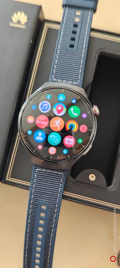 Huawei Watch 4 ProTitanium.