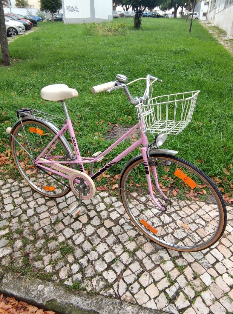Bicicleta Órbita Clássica com luz + cesto Vintage