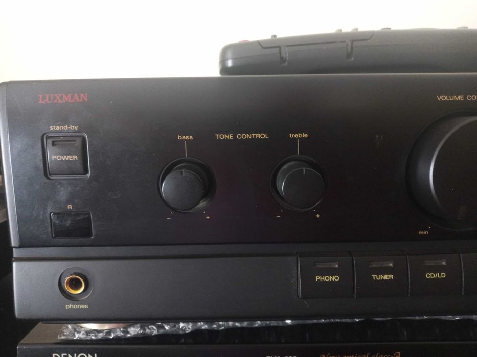Amplificador Luxman A-215