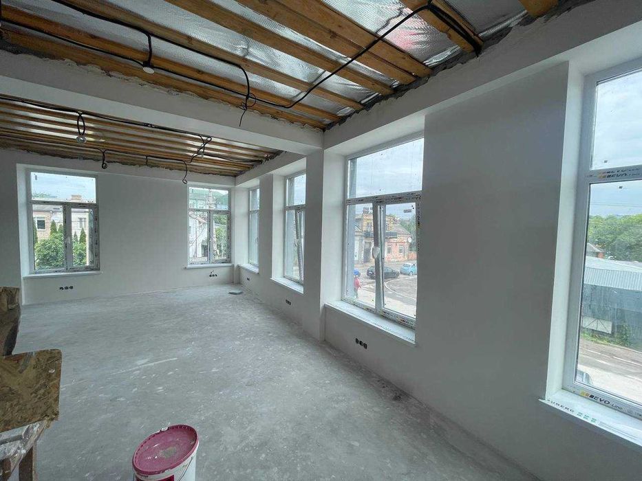 Оренда фасадної комерції по вулиці Пересопницька