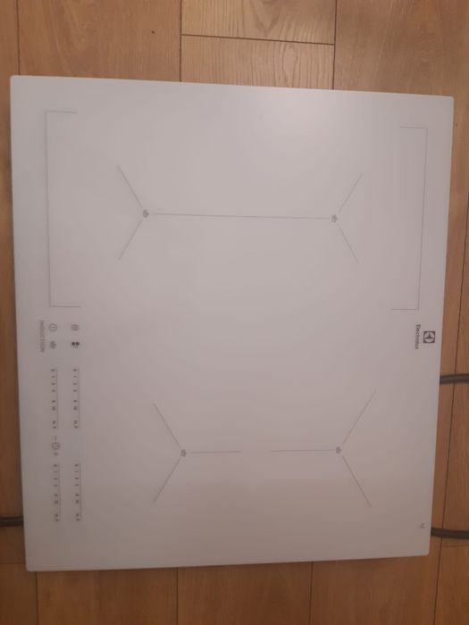 Płyta indukcyjna electrolux biała