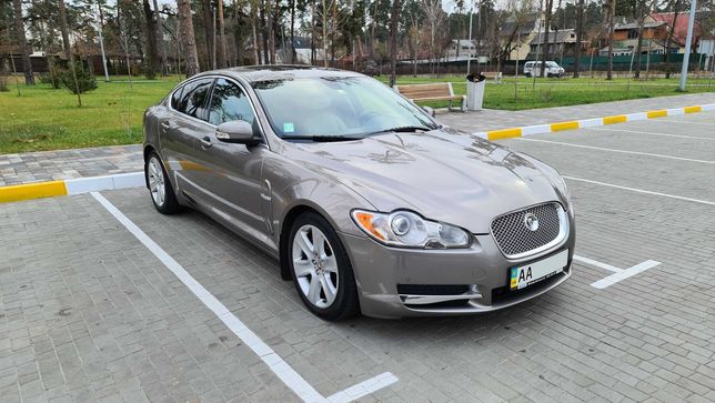 Jaguar XF Premium Luxury 4.2 V8
