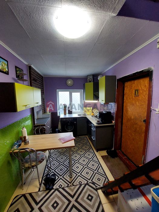 Заміський будиночок поряд із містом