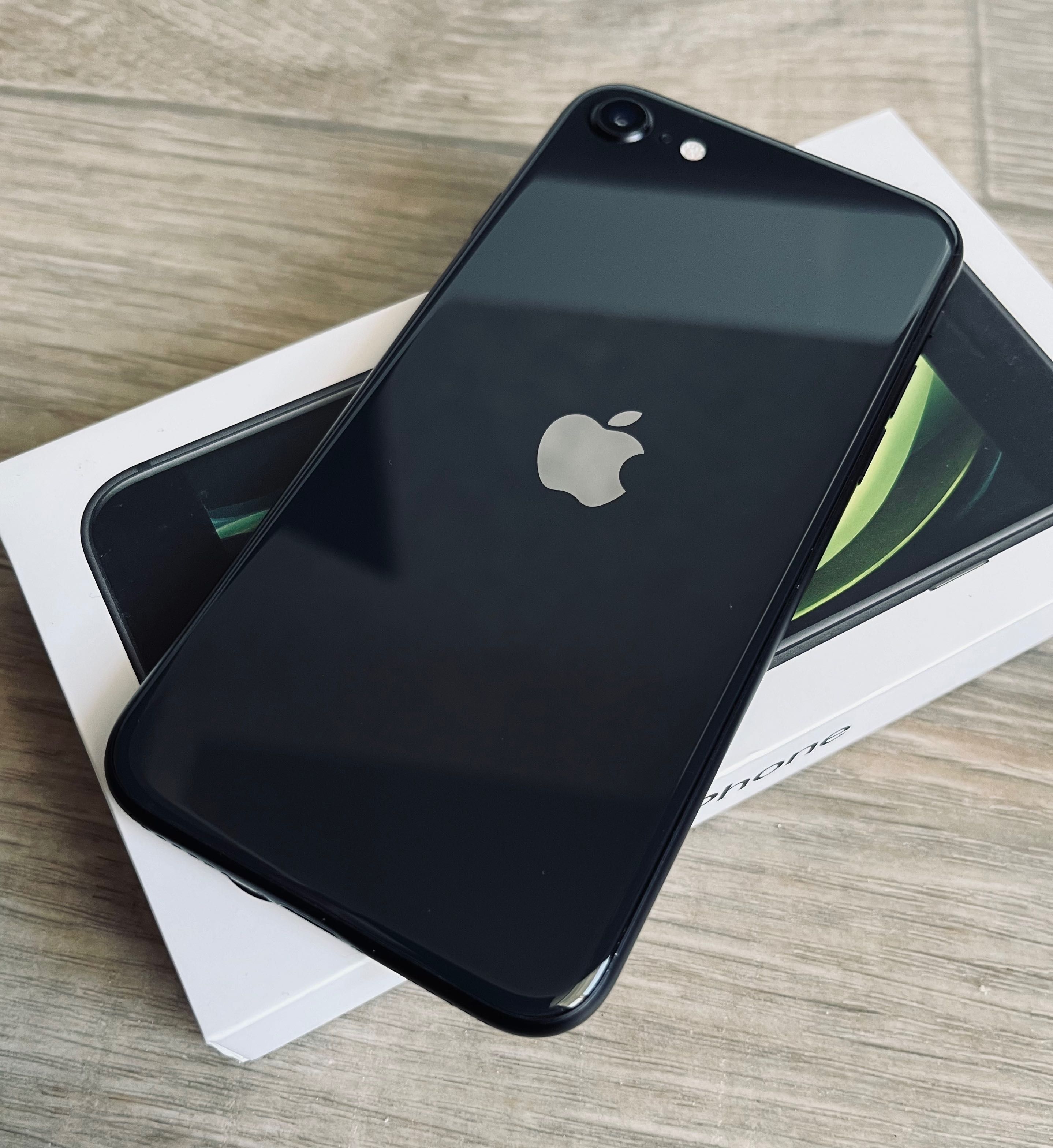 iPhone SE 2020 128GB Black Neverlock
