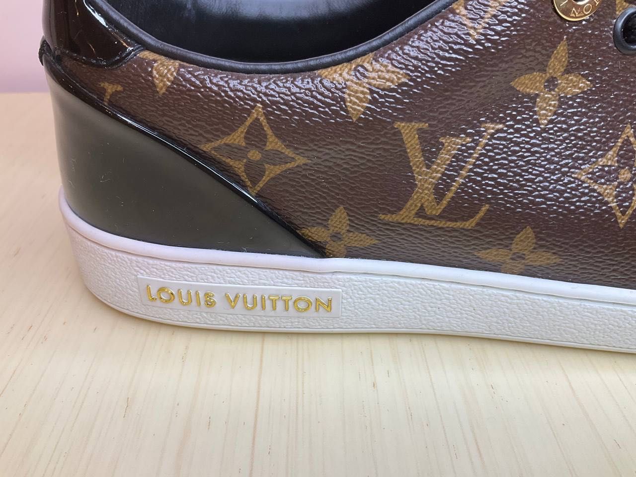 Оригинальные кроссовки Louis Vuitton