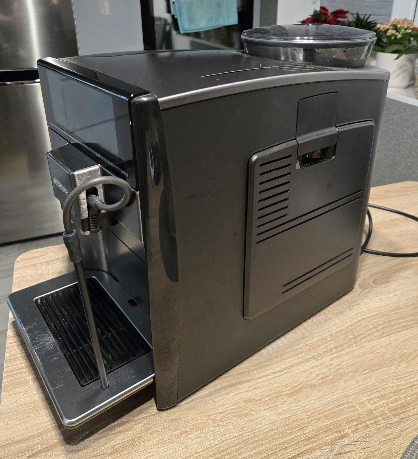 Ekspres do kawy Siemens EQ.6 plus s700