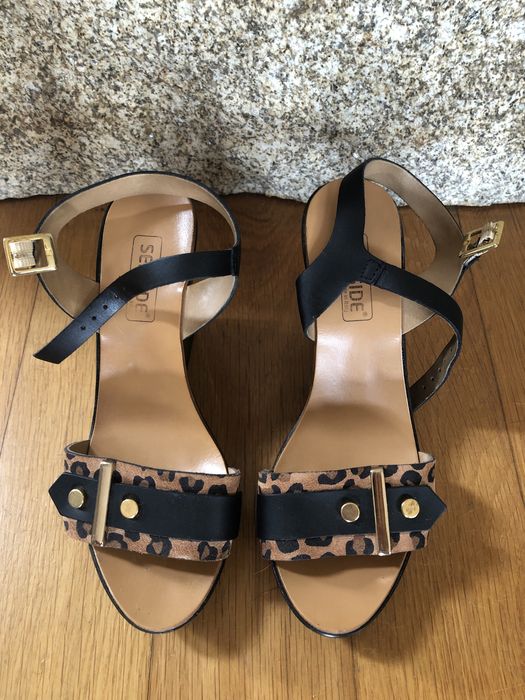 Sandálias animal print