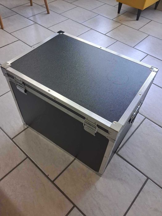 Laser pikosekundowy,  peeling węglowy, usuwanie tatuażu, odmładzanie