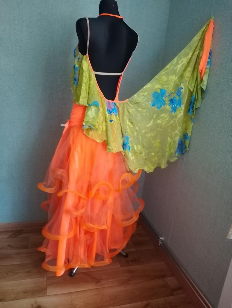 Sukienka taneczna do standardu elegancka i wygodna