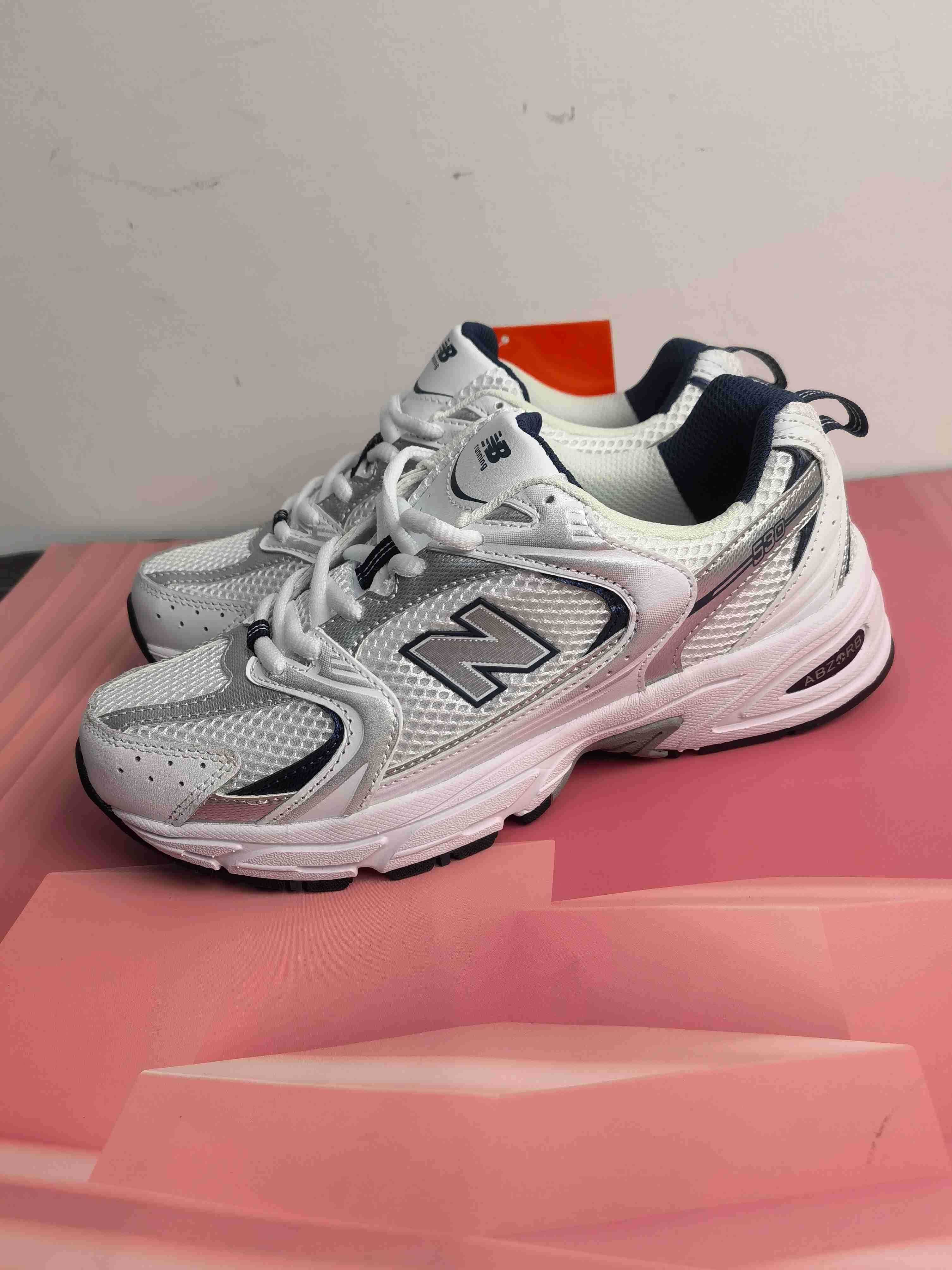 Nowe buty, białe New Balance 530, rozmiar 37