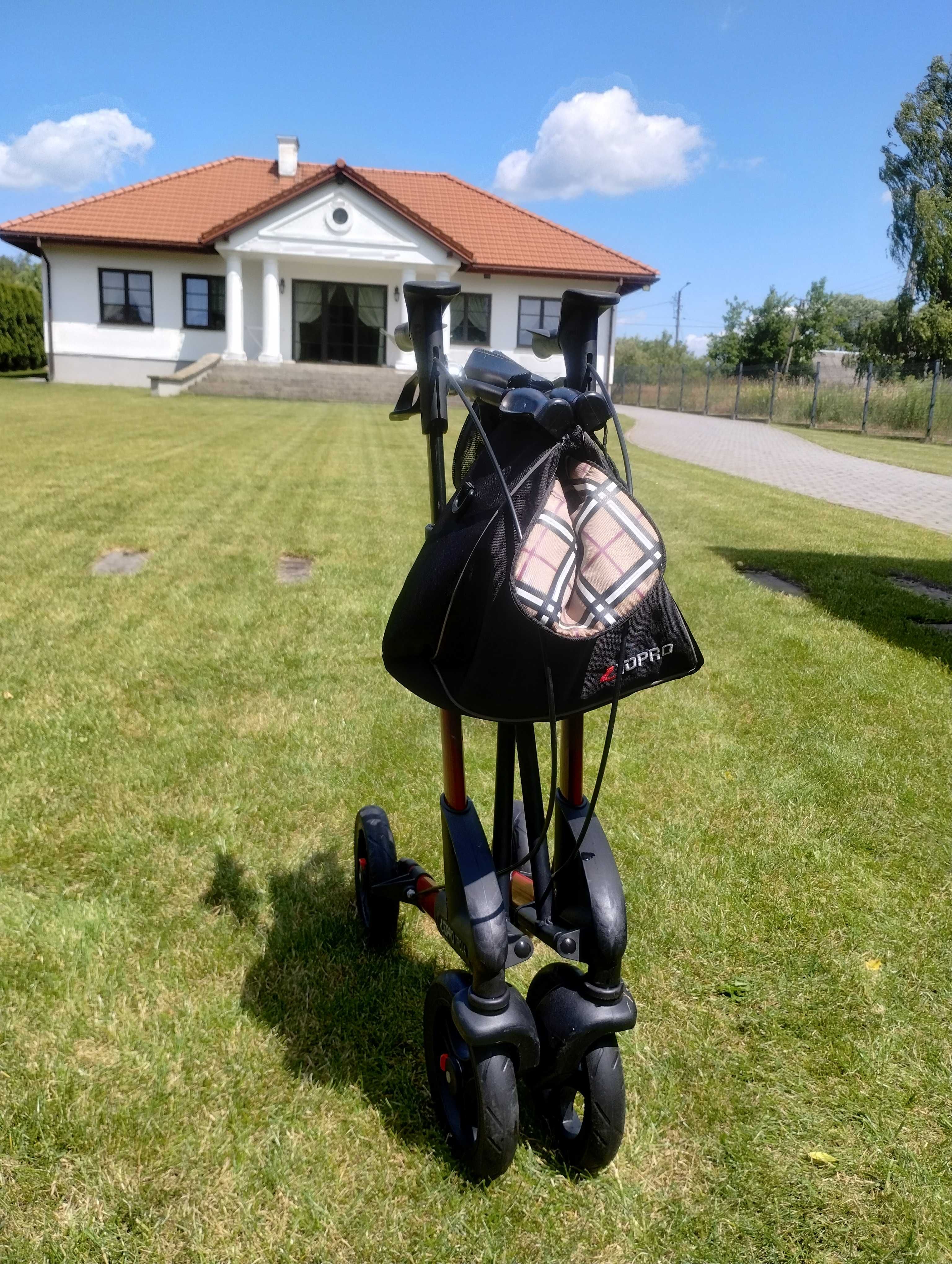 Balkonik chodzik Topro Troja z torbą.