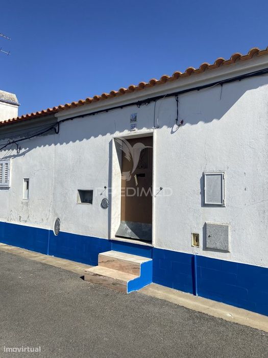 Moradia T2 para Remodelação, em São Brás dos Matos, Alandroal