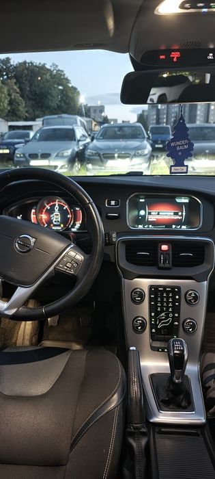 Sprzedam Volvo V40 D2