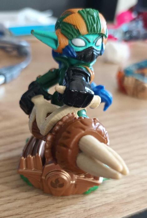 gra skylanders superchargers  na ps4 (można też włączyć na ps5)