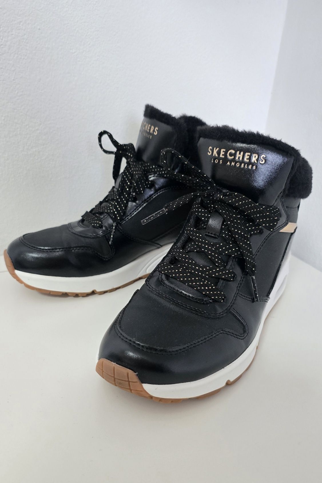 Skechers Loa Angeles novas tamanho 37