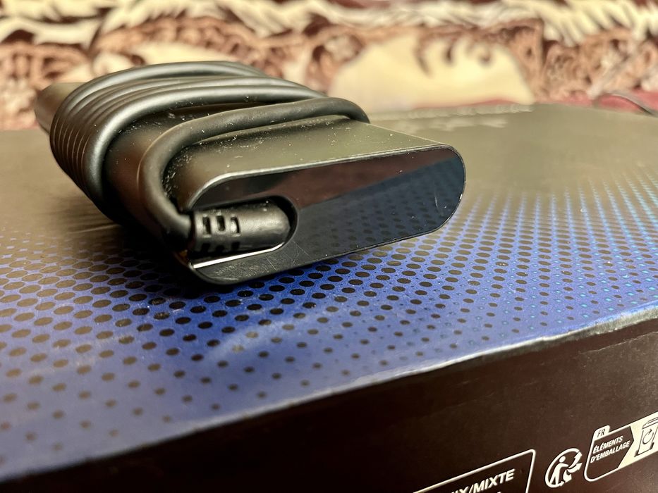 Оригінал Alienware 240w Charger DA240PM200