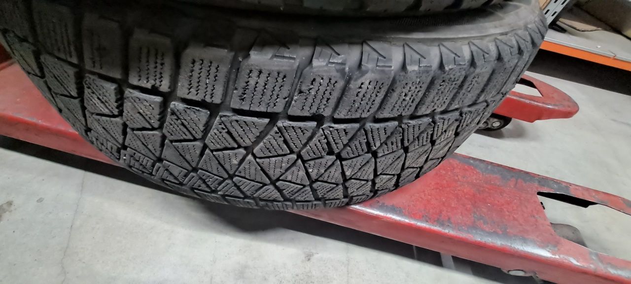 Шини Bridgstone 255/65 R17