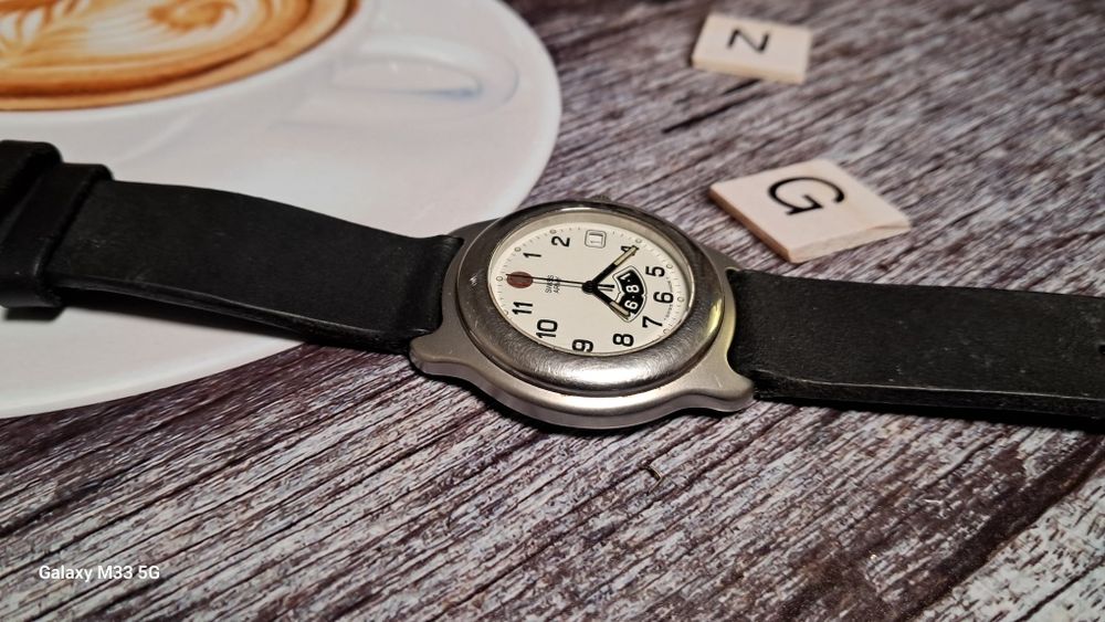 Продам швейцарские часы Victorinox