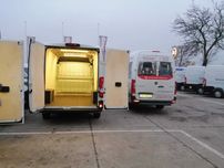 Zabudowa busa z jasnej sklejki 6,5mm samochodu dostawczego Ducato L4H2