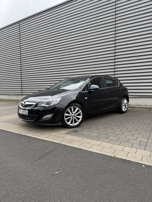 Opel Astra J • 2010 rok • 2.0 diesel • Automat