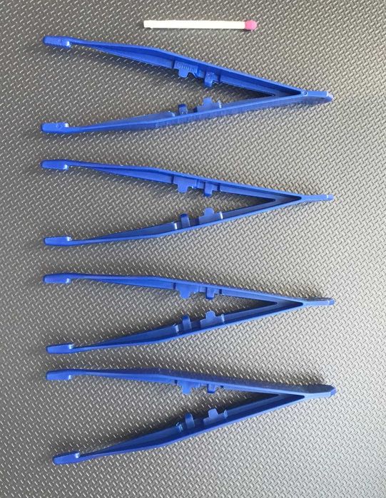 Пінцет пластиковий (E kількiсtь)