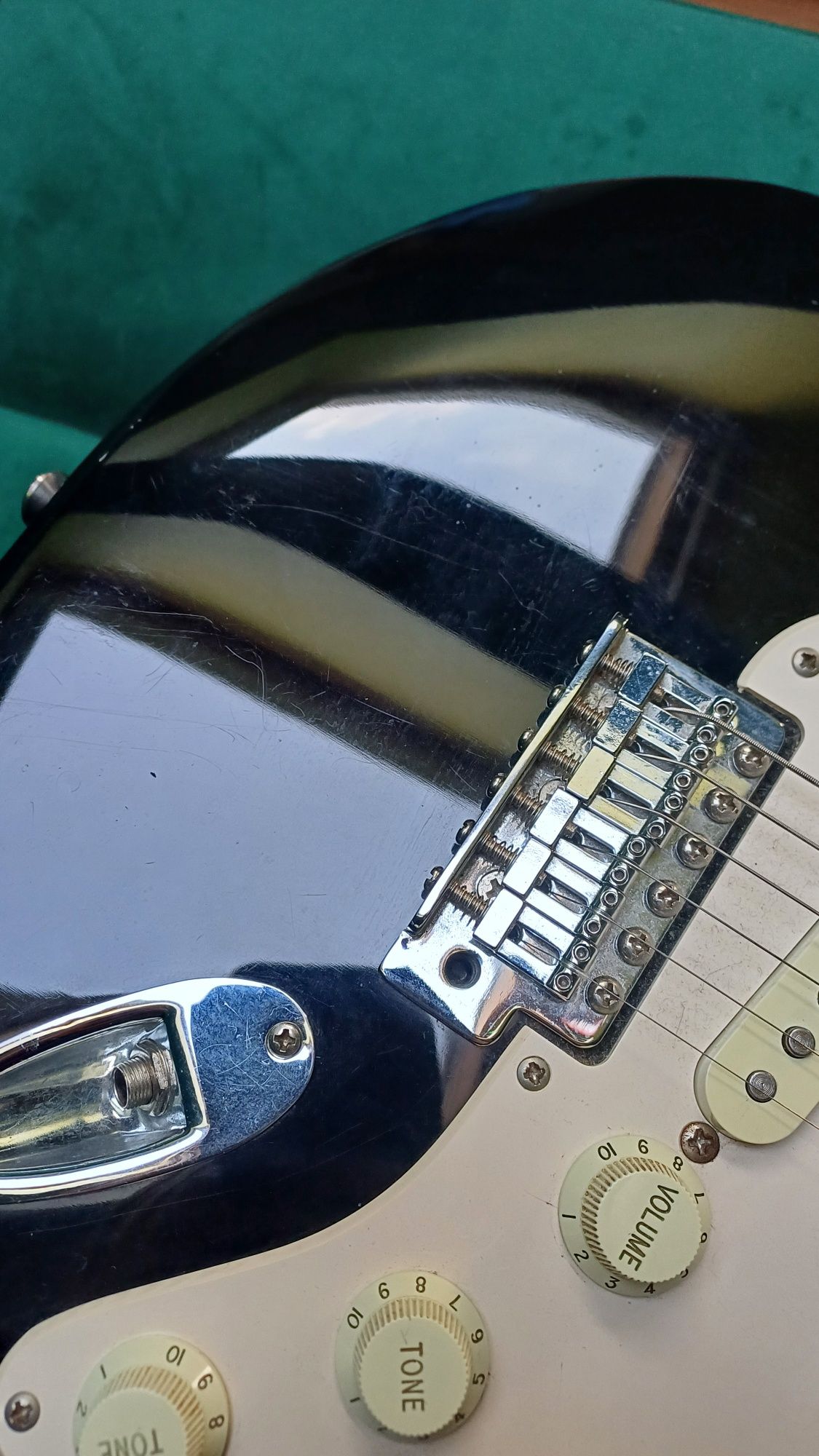 Squier Affinity Stratocaster SSS 2010 (by Fender) gitara + pokrowiec