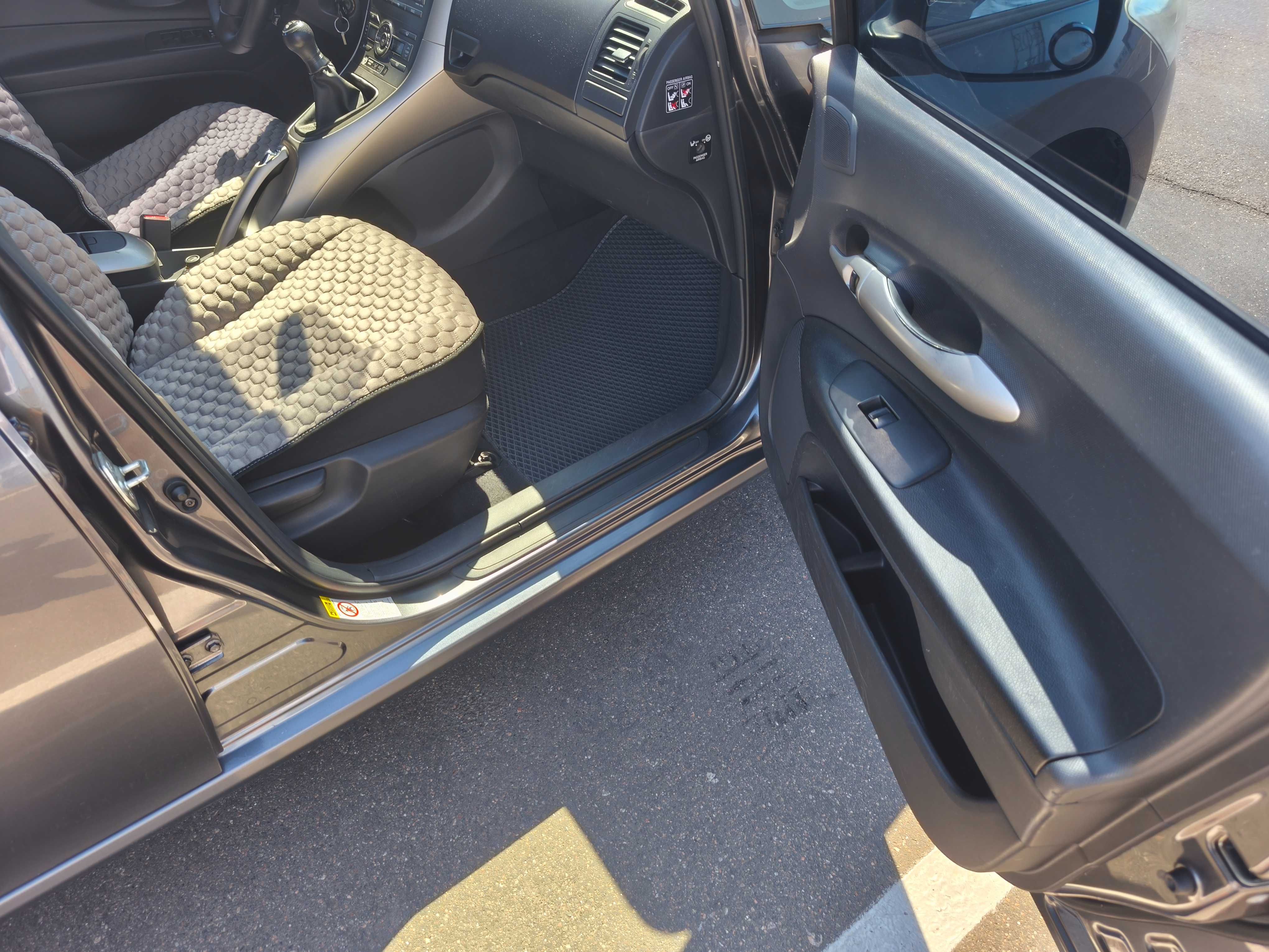 Продам ЖИВОЙ Аурис 2008г. 1.6 газ/бен МКПП Toyota auris МЕХАНИКА