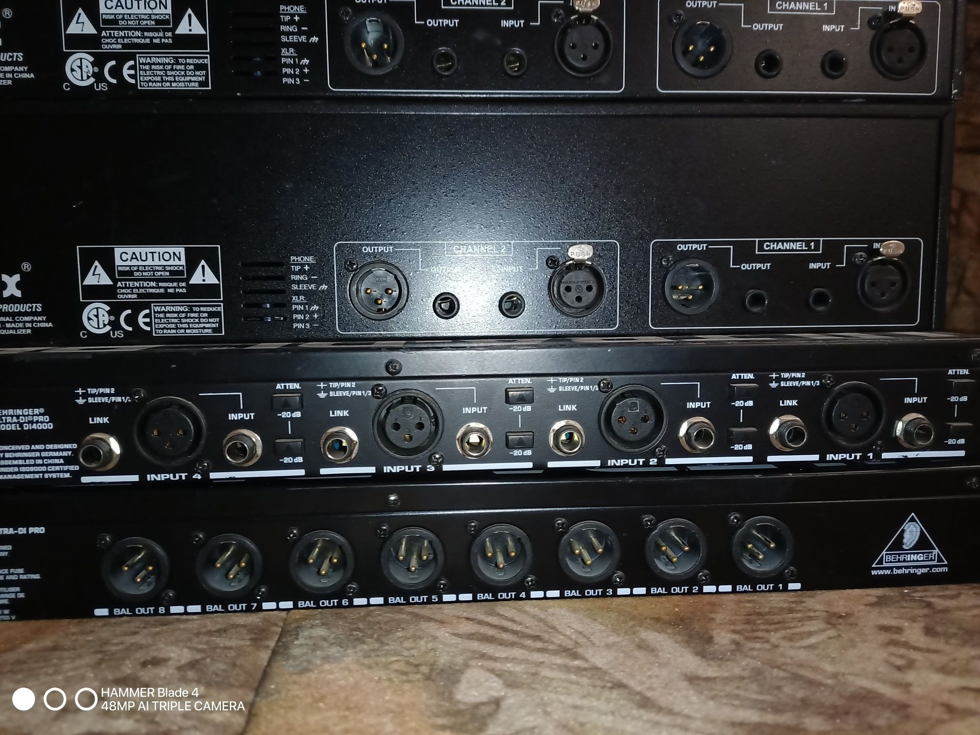 Behringer DI 800