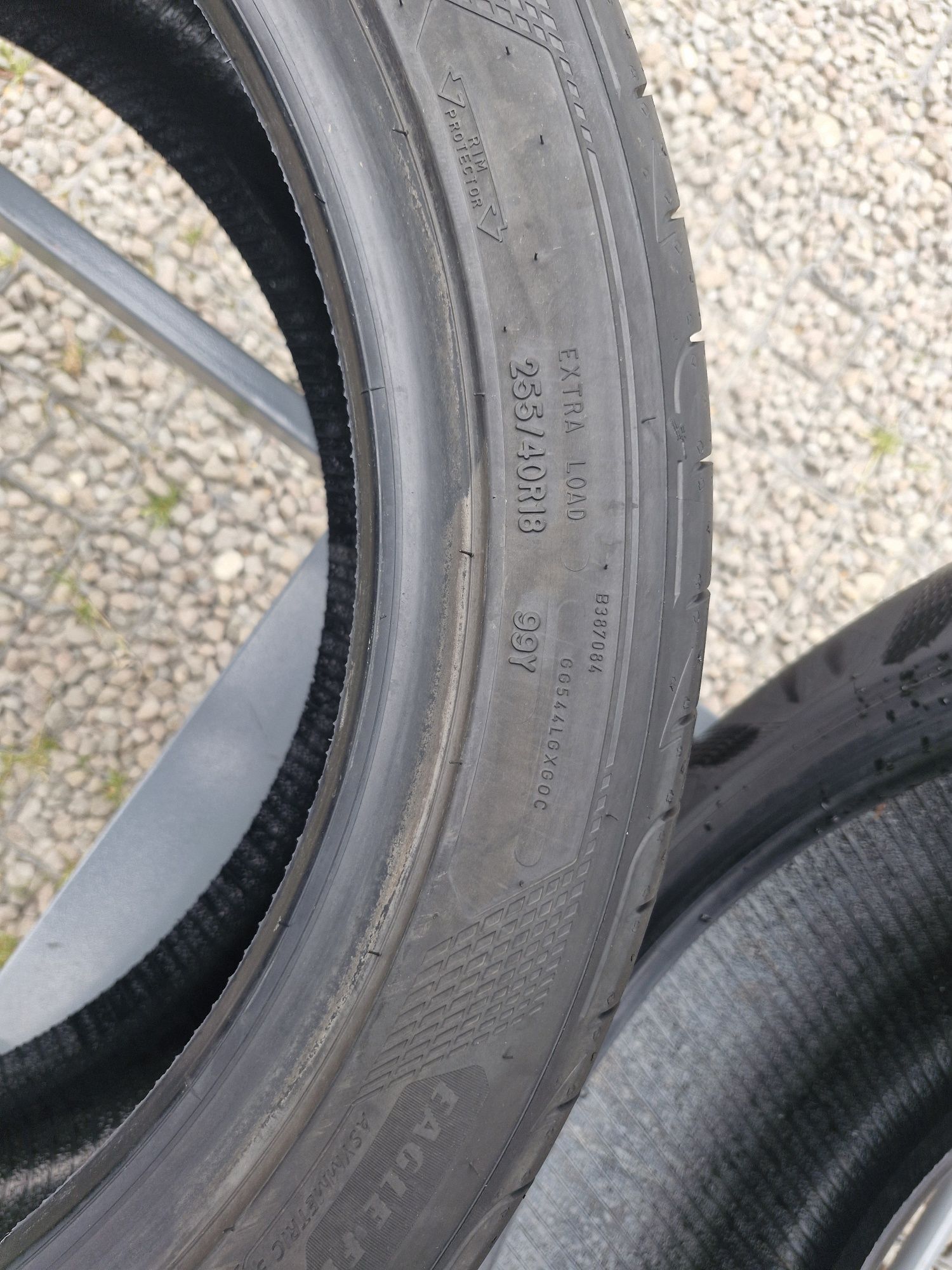 Para Opony letnie Good/Year 255/40 18R