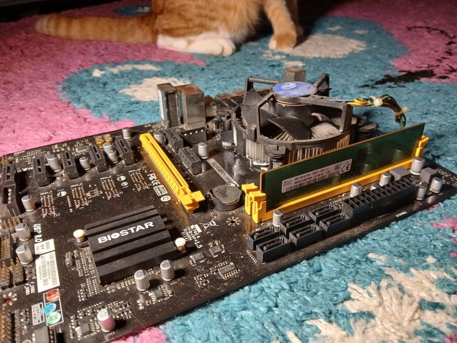 Комплект Biostar B250 BTC ver6.0 + intel pentium G4400 + DDR4 4GB