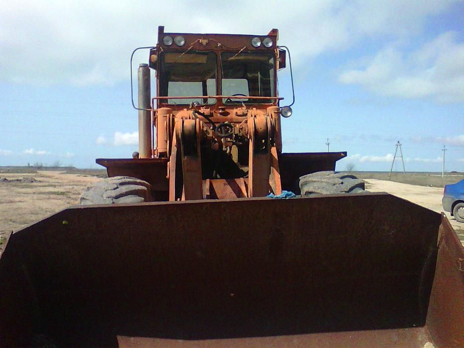 Продам погрузчик  К702 М