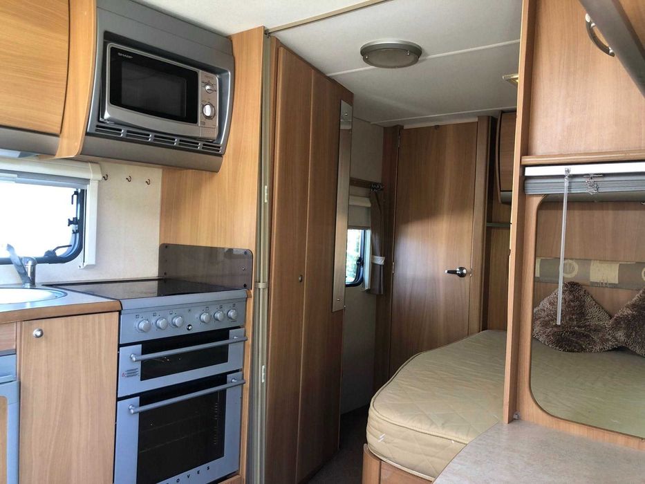 caravana Swift de eixo duplo