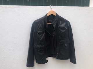 Casaco de cabedal preto da Massimo Dutti