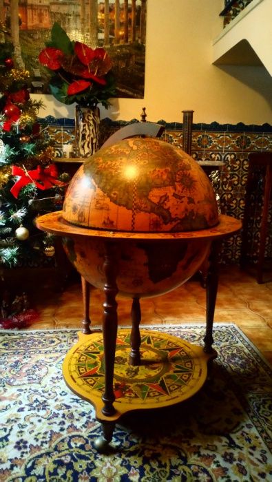 BAR GLOBO MUNDO- Peça Original , Relíquia de Excelente Bom Gosto