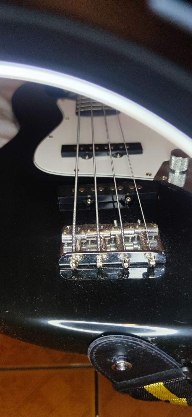 Bass gitara Rocktile