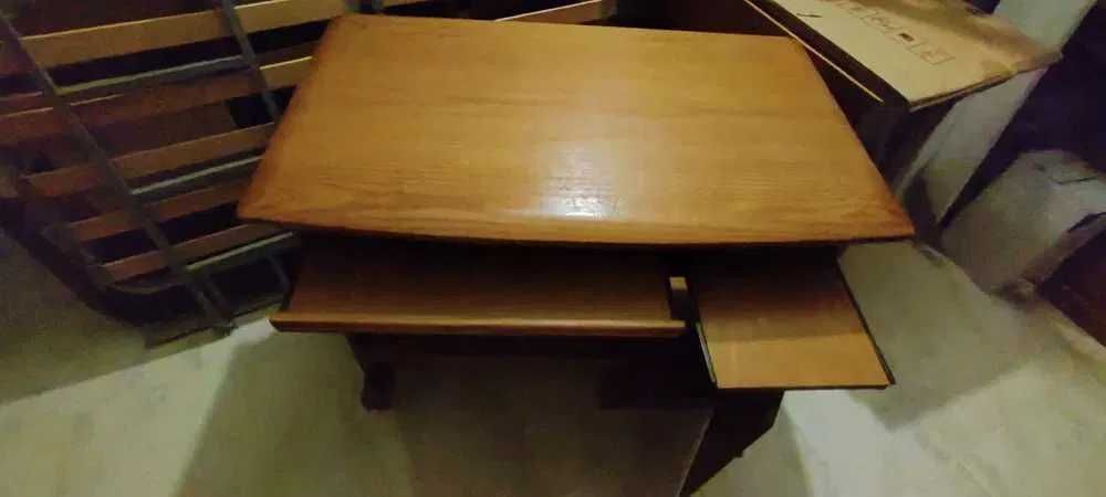 Conjunto de Móveis em Pinho de boa qualidade - Preço baixo