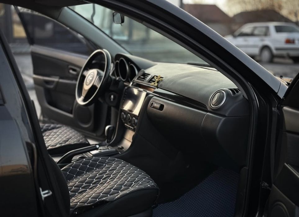 Продам Mazda 3 автомат