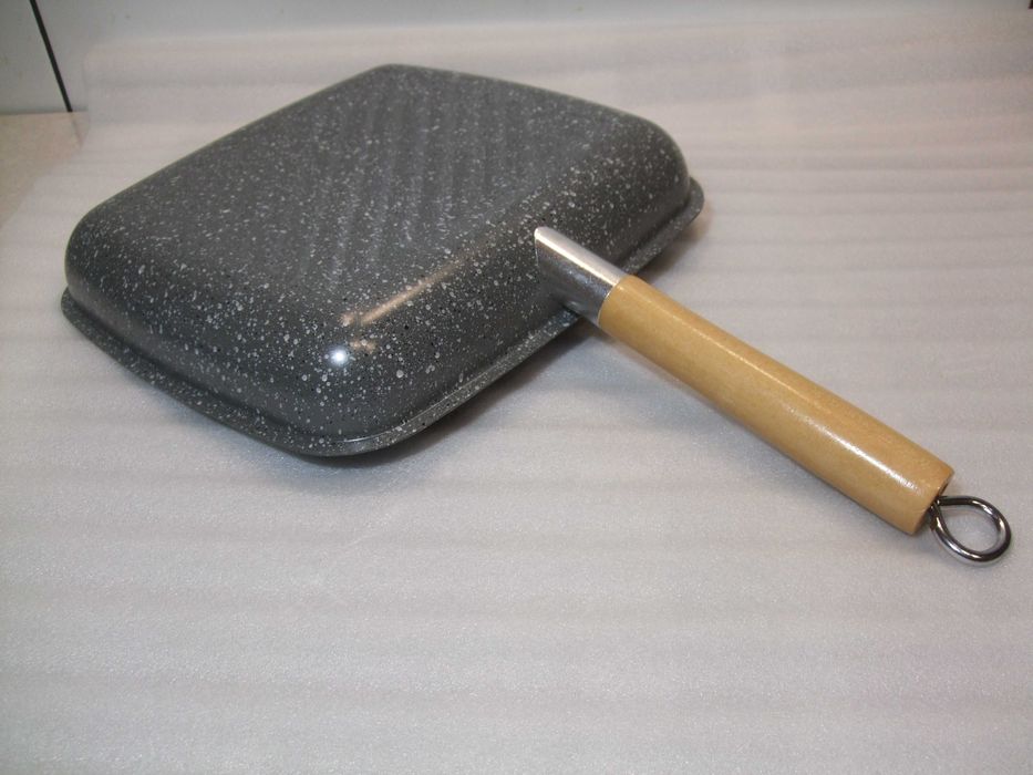 Patelnia GRILLOWA 26 x 24 cm Non - Stick Nieprzywierająca Smukee