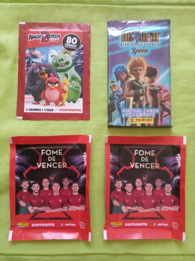 SAQUETAS de CROMOS (32) diversas