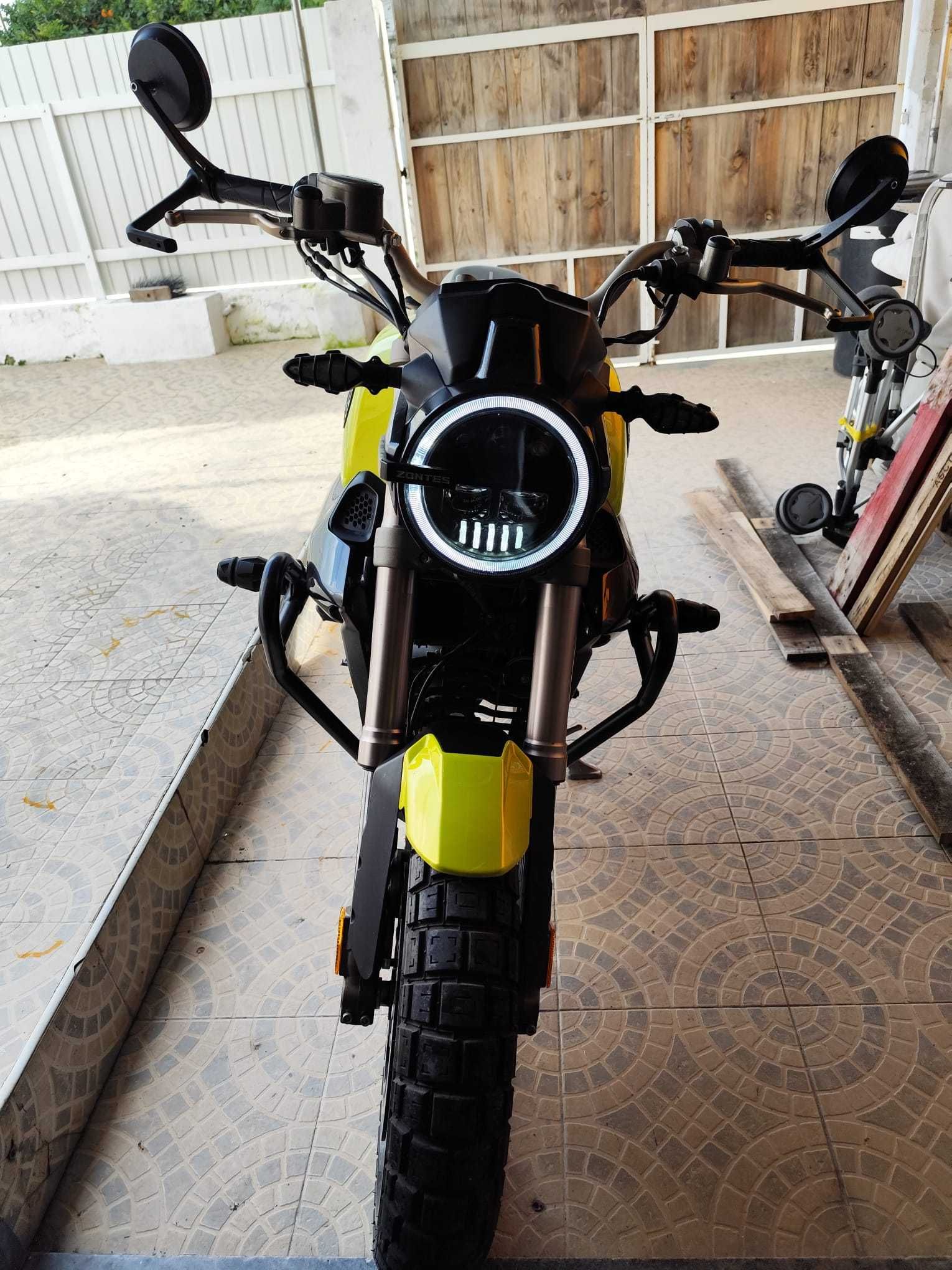 Mota Zontes ZT 125 G1X, como nova 2717Km