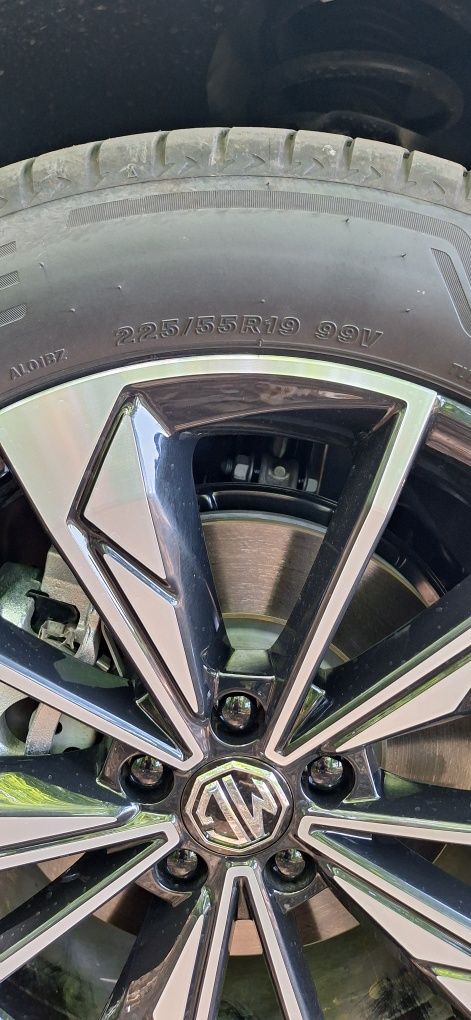Bridgestone  Alenza 001 225 /55/19