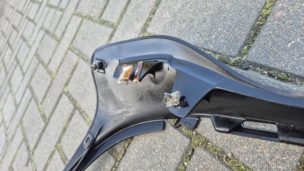 BMW E31 850i 840i Dokładka dolna zderzaka przód przedniego zderzak