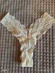 Sprzedam stringi koronkowe, nowe rozmiary S!