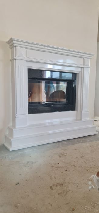 Stylowy kominek marmurowy  , portal kominkowy . od producenta